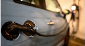 Borne de charge des voitures électriques : le crédit d’impôt est prolongé